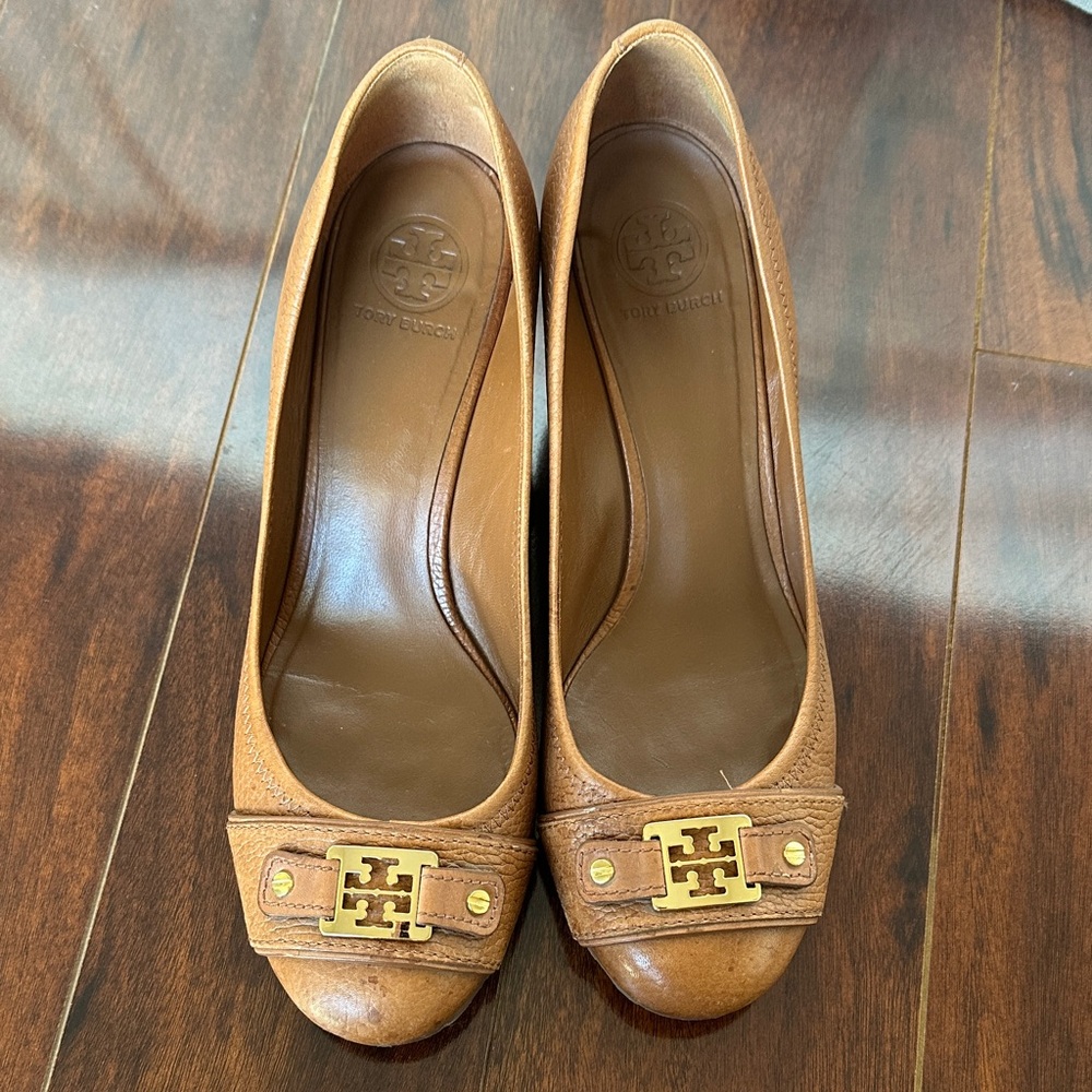 Tory Burch Brown Leather Heels with Gold Logo
